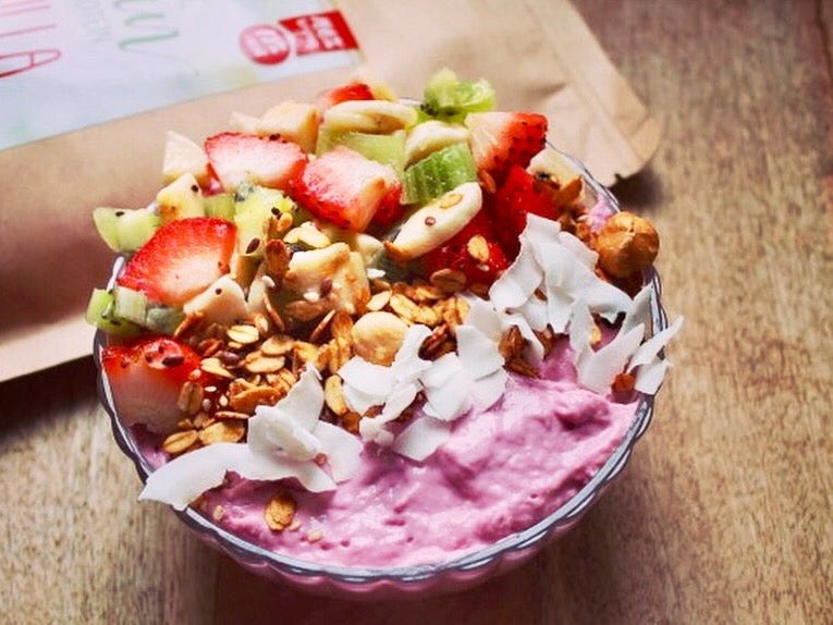 Aardbeien, kiwi, proteine smoothie bowl – recept