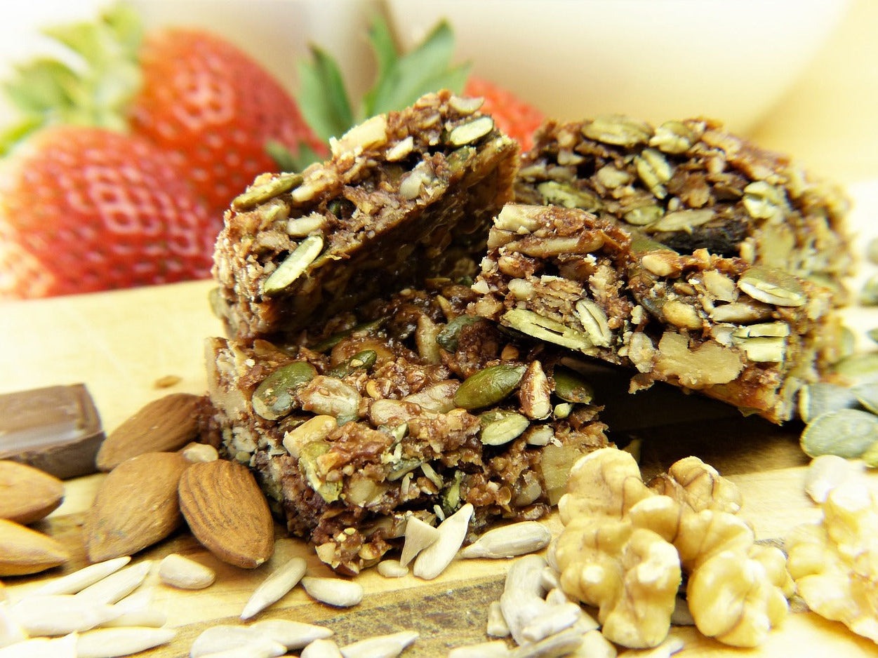 Hoe bak je met vegan proteïne poeder? 5 tips voor de lekkerste baksels – recept
