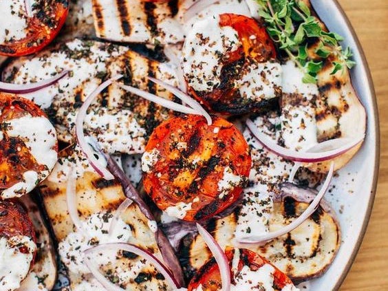 Aubergine salade met tomaat – recept