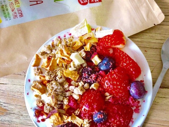 Aardbeien granola smoothie bowl – recept