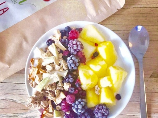 Mango en forest fruit smoothie bowl – recept