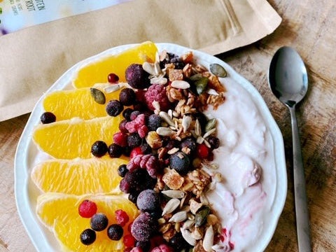 Sinaasappel bosvruchten smoothie bowl – recept